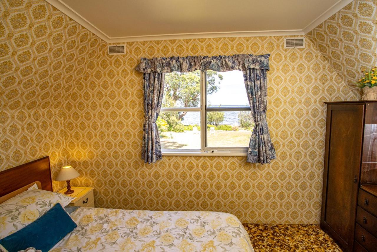 Swan Cove Beachfront Raymond Island Екстериор снимка